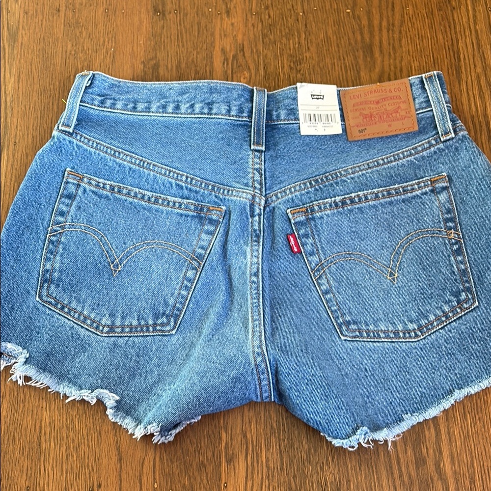 NWT Levi's 501 Distressed Blue Jean Shorts size 27 - Picture 4 of 6